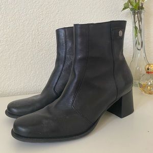 Naturalizer Black Boots Size 6 1/2